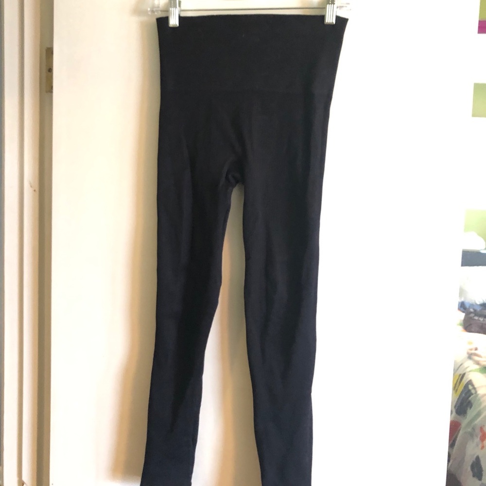 Spanx look at me high waist ribbed leggings.  L